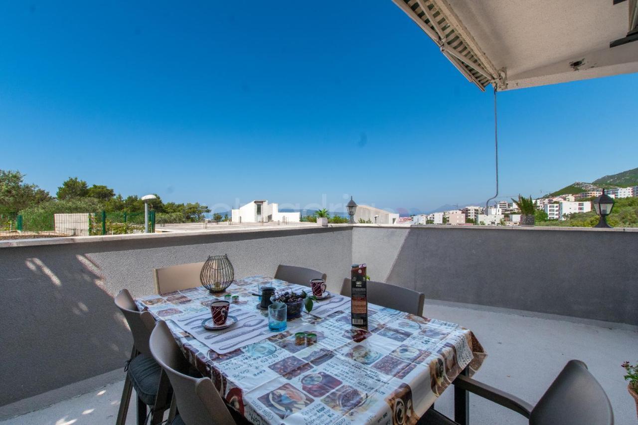 Apartment Vesna With Balcony & Free Parking Makarska Ngoại thất bức ảnh