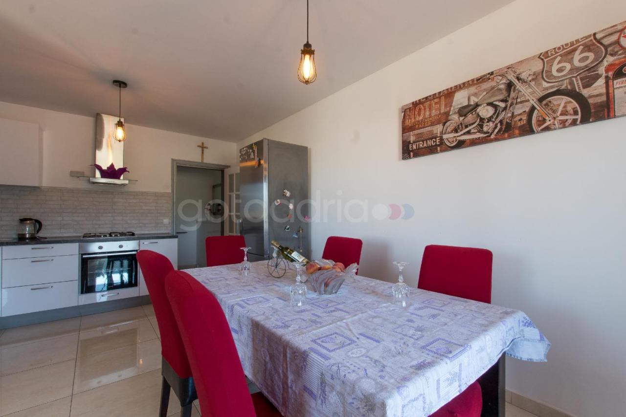 Apartment Vesna With Balcony & Free Parking Makarska Ngoại thất bức ảnh